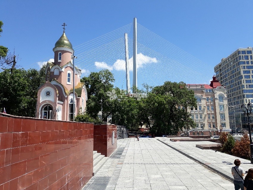 블라디보스토크 잠수함 박물관과 공원 뒤 러시아 정교회