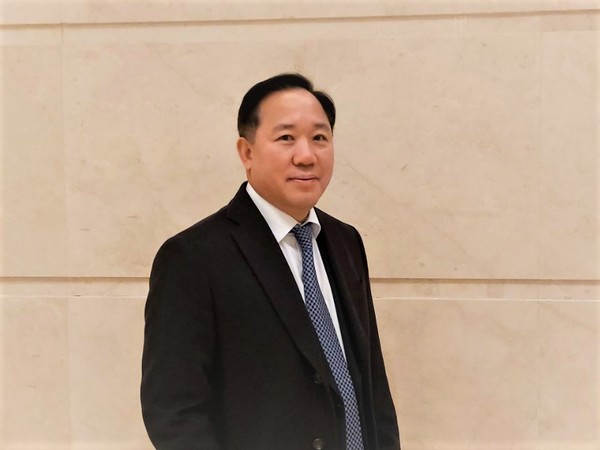 최원영목사, 본푸른교회, 본헤럴드대표, 변화산기도원협력원장, 서울신학대학교신학박사, (재)본월드미션이사. 등