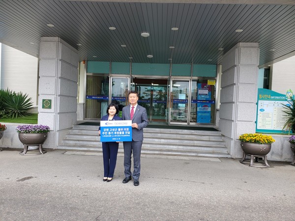 왼쪽이 신경숙 이사장