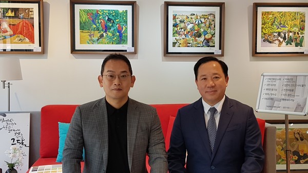 문종훈대표(좌, 아츠아크), 최원영대표(우, 본헤럴드 발행인)