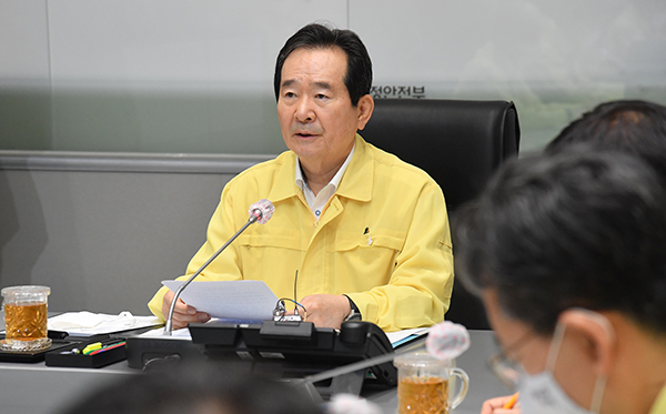 정세균 국무총리가 8일 정부서울청사에서 열린 코로나19 중앙재난안전대책본부 회의를 주재하고 있다. 이미지출처 : 문화체육관광부 대한민국정책브리핑 홈페이지