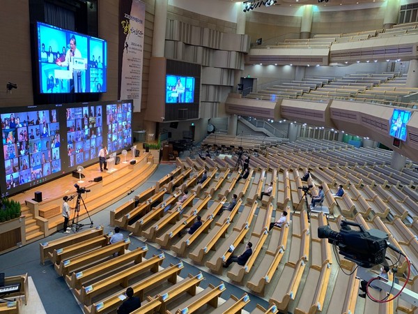 지역 내 작은교회들과 함께 하는 새에덴교회 온라인예배 전경