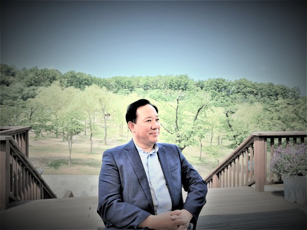 최원영목사, 본푸른교회, 본헤럴드대표, 변화산기도원(춘천)협력원장, 서울신대신학박사 등... 저서로서는 충성된 일꾼되어가기 등이 있다.