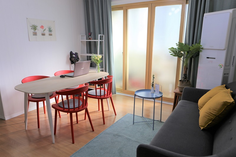 봄날 6호점 신촌서강대점 거실