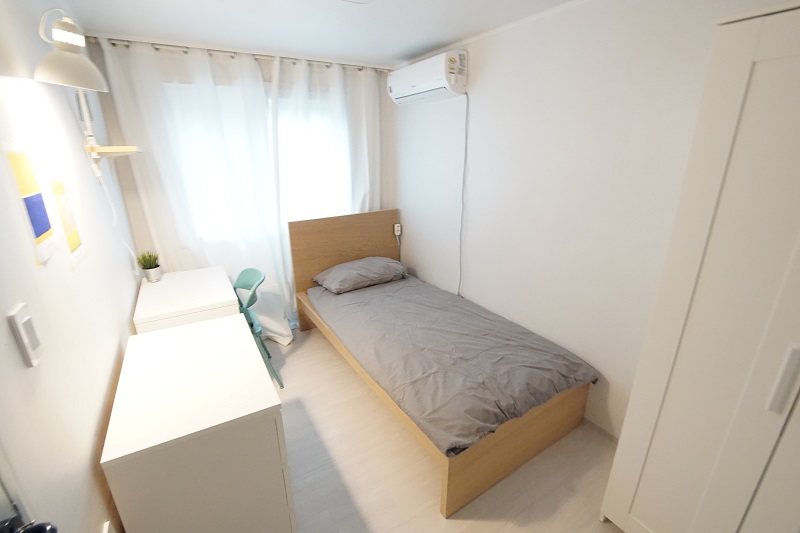 봄날 신촌뚝섬역점 1인실