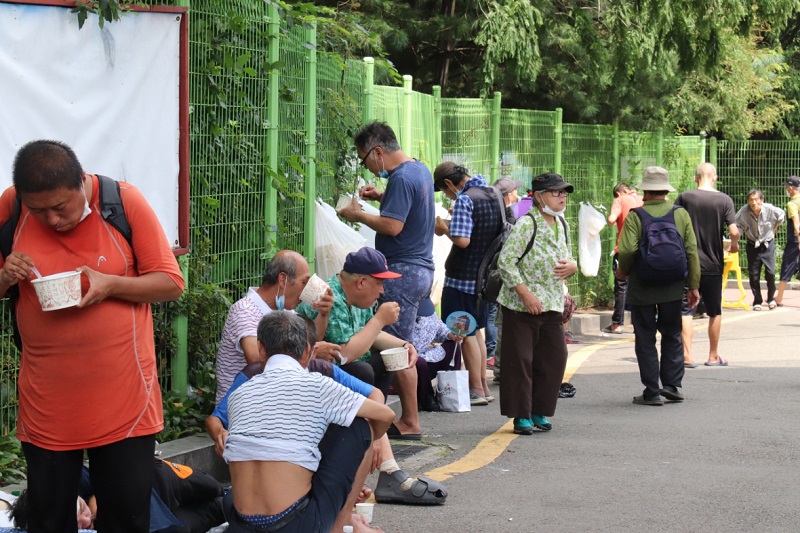 광야교회 사역의 한 현장. "광야교회가 제공하는 것은 단순한 한끼 식사 그 이상이다"