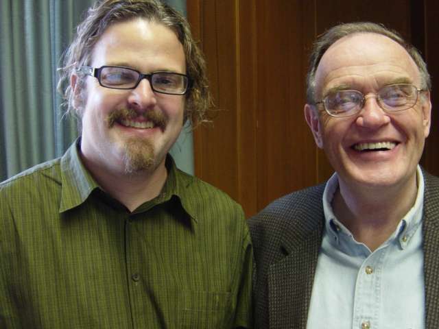 우측의 에디 깁스(Eddie Gibbs)와 좌측의 라이언 볼저(Ryan Bolger)