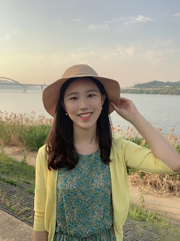 최온유, 본푸른교회 출석,  이화여자대학교 대학원과 북경대학교 대학원 공동석사과정 학업중.