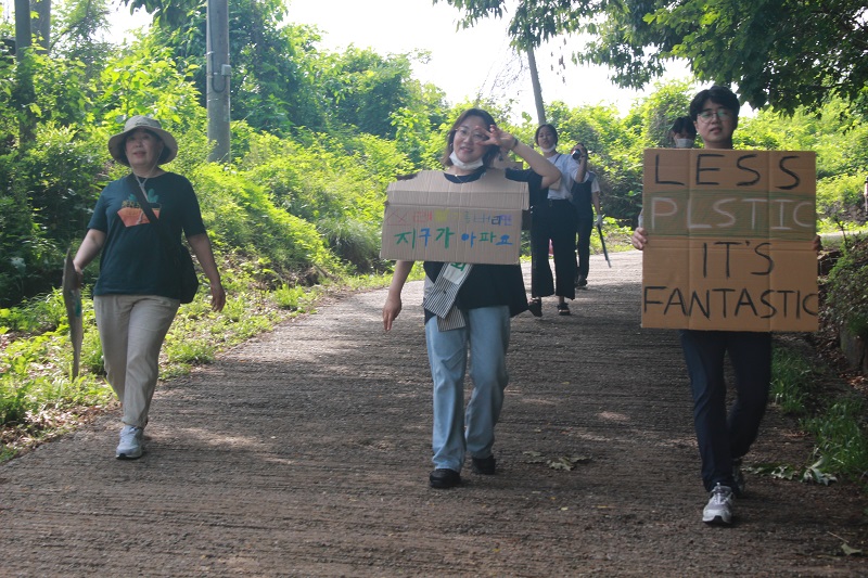 환경주일을 맞아 청주지역의 4개 교회가 함께 생명다양성 캠페인을 펼쳤다