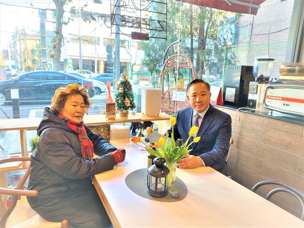 김미자대표(좌,'미우캣'보호협회), 최원영목사(우, 본헤럴드대표)