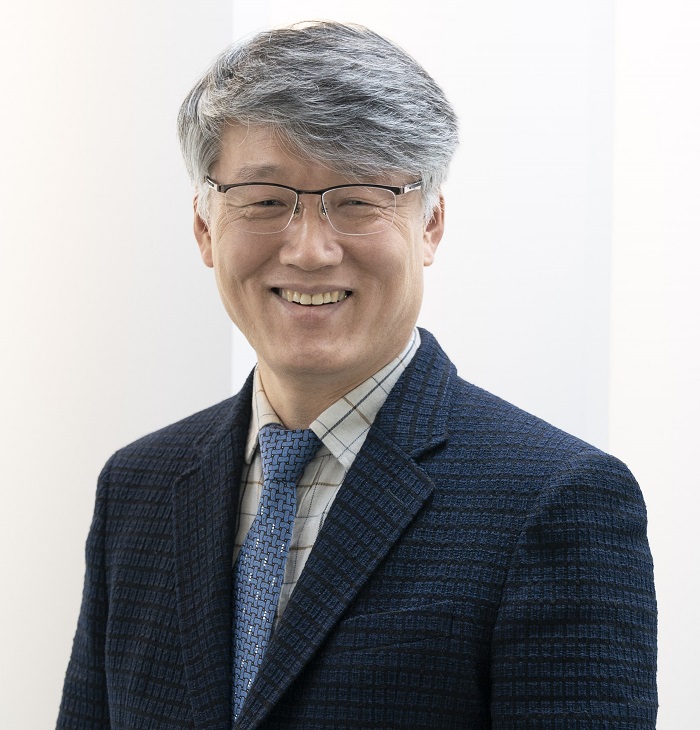 현옥철 목사 ((사)국제의료봉사회 ITMM대표, 라파플러스의원 원목)