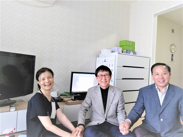 이명호 시인(좌), 김석균목사(중), 최원영목사(본헤럴드대표, 우)