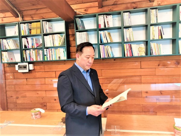 최원영목사. 본푸른교회담임, 본헤럴드대표, 서울신학대학교신학박사. 변화산기도원협력원장(춘천). 등