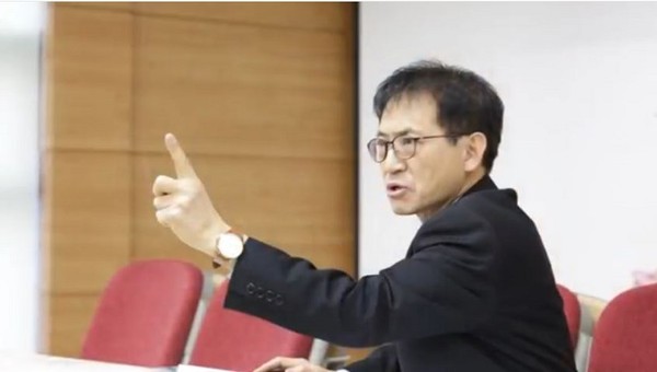 박호용목사, 연세대학교 철학과, 장로교신학대학교 신대원, 연세대학교 Ph.D, (현)대전신학대학교 구약학교수