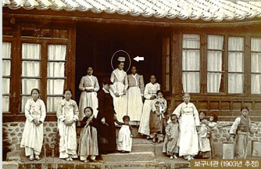 사진 중앙의 원 안의 인물이 커틀러 선교사