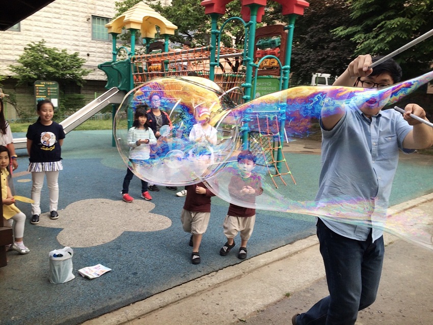 아이들이 있는 현장에서 그들의 눈높이에 맞추며 만나는 것이 목회의 시작