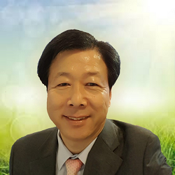 임헌준 목사 / 대전고 졸업, 동국대학교 불교학과 졸업, 호서대학교 신학과 석사 과정 졸업(Th.M), 한신대학교 신학대학원 총회위탁과정 수료, 호서대학교 대학원 신학과 박사과정 졸업(Ph.D), 한국기독교장로회 대전노회에서 목사 임직, 2001년부터 현재까지 예은교회 (충남 아산) 담임 / 호서대학교, KC대학교, 나사렛대학교 등 출강 / 저서: 『나의 기쁨 나의 소망』 (크리스챤 신문사, 2001), 『아는 만큼 보인다-기독교와 불교 비교하며 살펴보기』(쿰란출판사, 2005), 『기독교의 핵심 주제』(크리스챤 신문사, 2008), 『일어나라 빛을 발하라』( 크리스챤 신문사, 2008), 『기독교와 불교』(더나은 생각,2016)