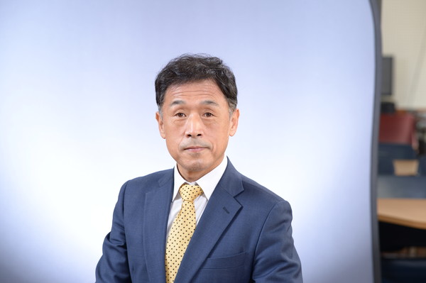 이동석집사. 노래하는 순례자음악선교단장, 국제중학교 음악교사