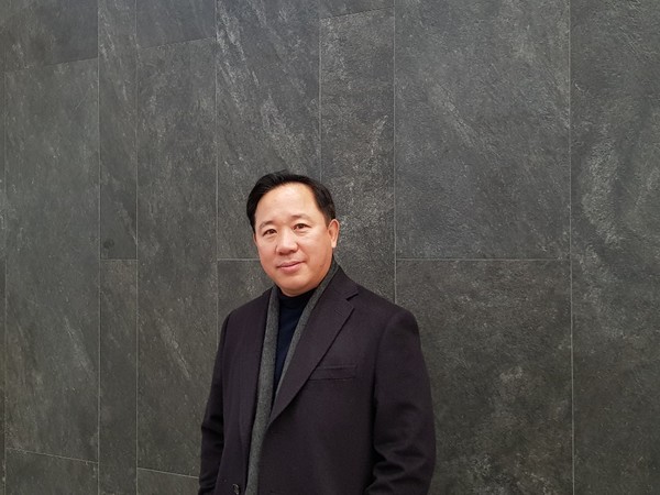 최원영목사, 본푸른교회담임, 본헤럴드신문대표,서울신학대학교신학박사. 등