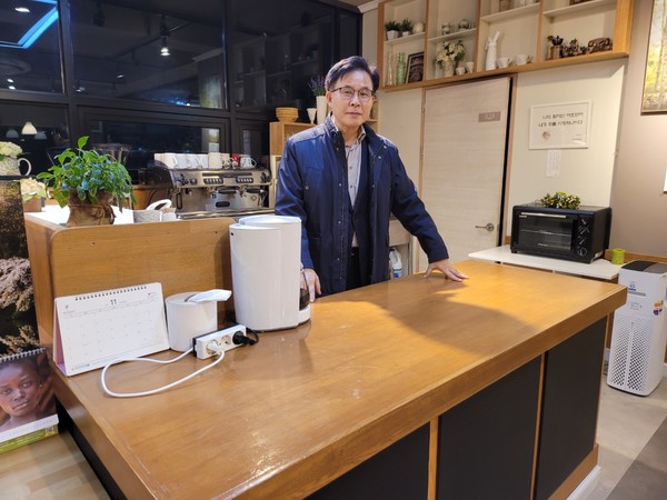 김수목사: 생수의강교회담임. 장신대M.Div, 연세대학교대학원Th.M, 미국플러신학대학원 박사과정 수료, 미국갈보리채플 현장연구/NPC세미나 진행,  라이프체인징운동 설립