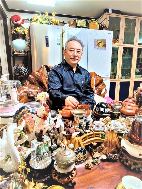 황영복 박사,  국제차감별협회장, 미스바교회 담임, 서울교시협의회 사무총장, 서울지방경찰청 경목, 서울청교경협의회 고문, 수도방위사령부군종연합회 고문, 한국공직선교단체협의회 총무,  저서로는 [보이차의 바이블], [공직선교의 정체와 실제] 등