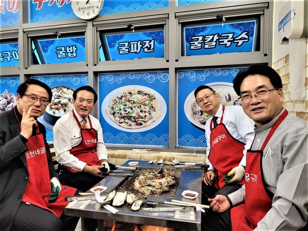 서울신학대학교대학원 총동문회 증경회장,  왼쪽부터 조종환목사(오류동교회),  김현석목사(유일교회), 이명섭목사(보배교회), 김형배목사(서산교회)