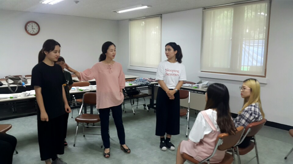 심리극 워크샵 장면
