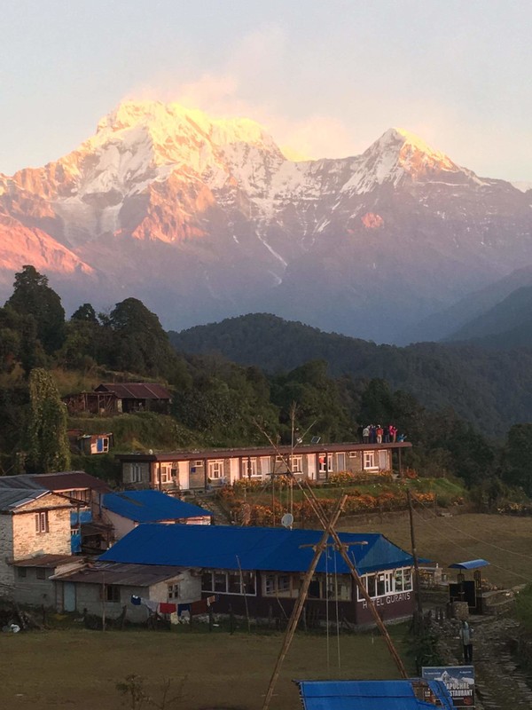  오스트리안 캠프에서 바라본 안나푸르나의 일출!