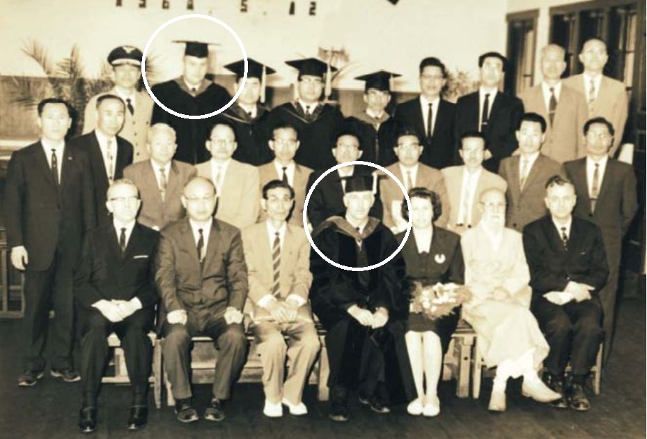 1964년 서울신대 학장 취임식/ 에버렛 헌트 선교사(상단 좌측 원), 에드윈 길보른 학장(하단 중앙 원)