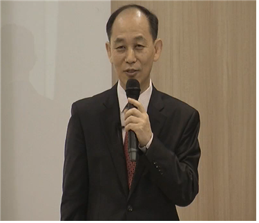 이대희 목사 / (되새김 120일 쉬운 통독 (1.2,3권) 저자, 성경공부 교재 등 300여권 저서, 전 서울장신대 교수, 현재 예즈덤 성경교육연구소 소장)