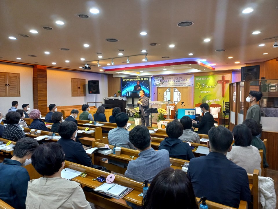 장윤제 목사는 "작은도서관은 단순히 책을 읽는 공간이 아니다. 북카페를 중심으로 사랑방, 교육방, 취업방, 나눔복지방, 상담방 등 다양한 공간으로 활용할 수 있다"고 말했다.