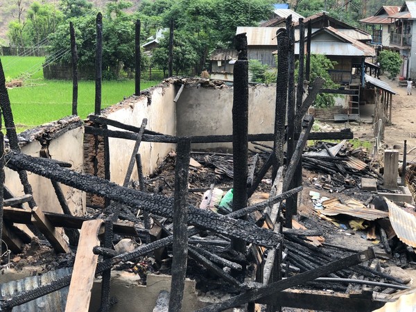                                          산불 이재민5가정에 조리도구등 주방용품을 후원!