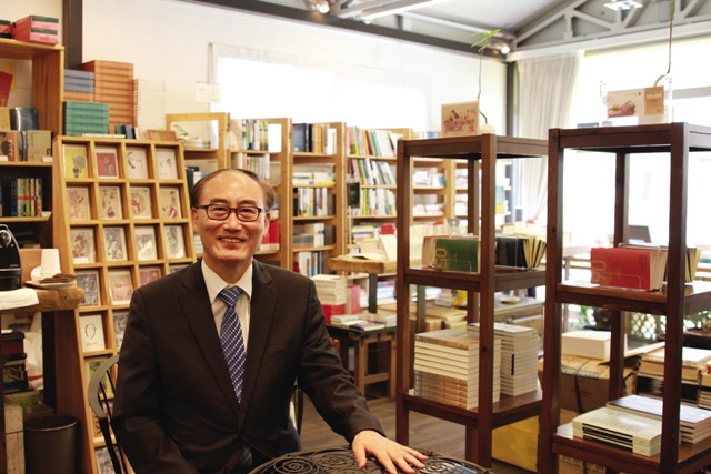 Bookleader 송광택(목사, 한국교회독서문화연구회 대표,본헤럴드 논설위원)