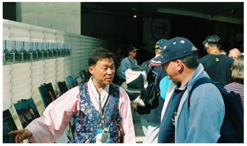 러시아 모스코바대학 전시회, 그는 문화 사절단이다.