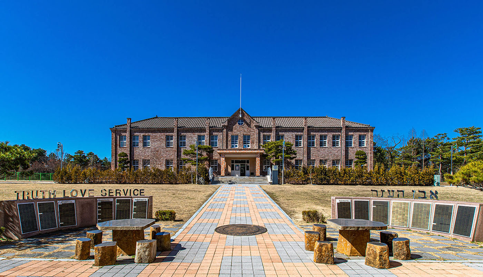 목원대의 상징 신학관 복원