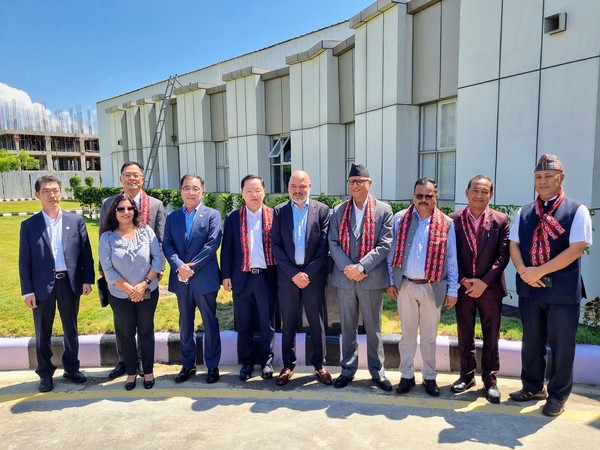  행사후 기념촬영!(사진자료는 주네팔대사관에서)