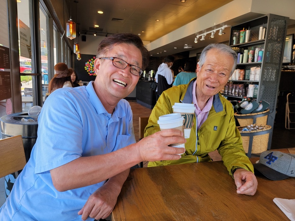 기도문 작시자인 김정권 교수는 침산제일장로교회(대구)원로장로, 대구대학교 명예교수로서 정준모 목사의 영적 멘토다. 김정권 교수의 사랑이야기 블로그(네이버)를 운영하고 있다.