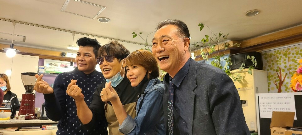 한국복지목회협의회 장윤제 대표는 “이제 교회는 우리들만의 공간으로 남아 있으면 안 된다".면서 “요즘 사람들에게 커피는 삶이다. 밥은 먹지 않아도 커피를 마시는 세대다. 교회 커피는 맛있어야 한다. 이제 교회도 전문적인 지식을 가지고 커피를 만들어야 한다”라고 말했다