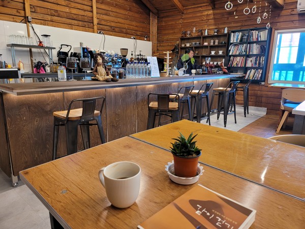 12광주리도서관카페