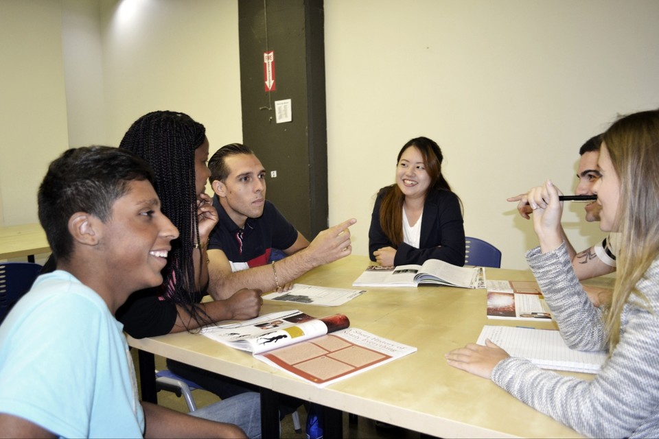콘코디아 프로그램으로 수업 받고 있는 학생들 모습