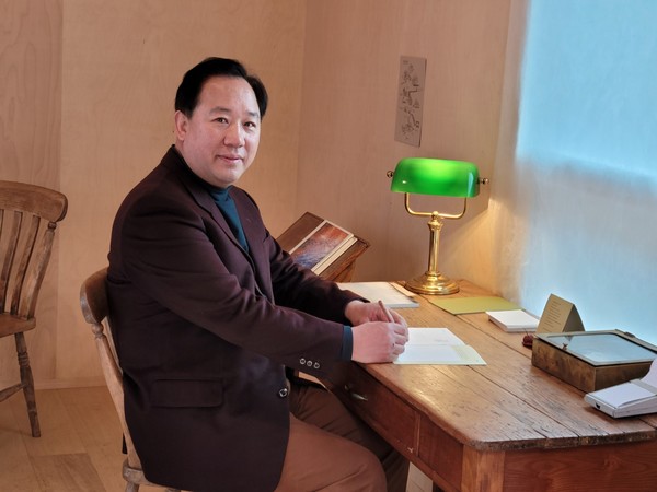 최원영목사. 본푸른교회담임, 본헤럴드대표. 서울신대신학박사. 등