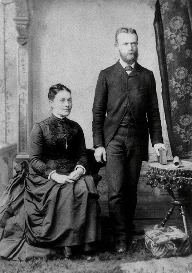 호주 장로교회 선교부에서 한국에 파송한 첫번째 선교사 조셉 헨리 데이비스 목사와 그의 누이 메리 데이비스.