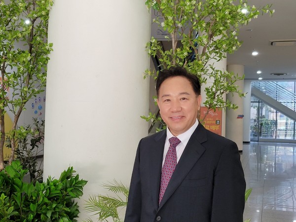 최원영목사. 본푸른교회담임. 본헤럴드대표, 서울신학대학교신학박사, 등