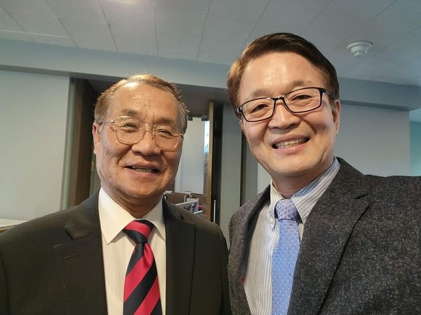 좌_박병은목사, 우_정준모목사