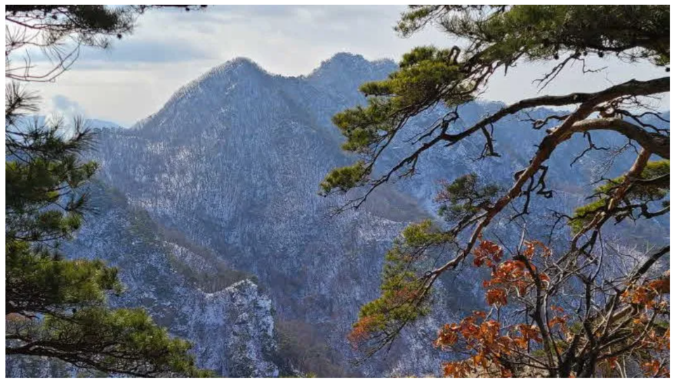 〆중백운대에서 바라본 의상대,공주봉 (사진 정일진)