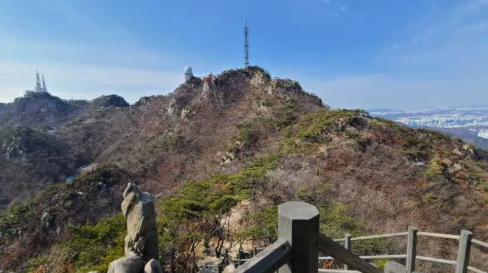 〆관악문에서 바라본 연주대(조성연)