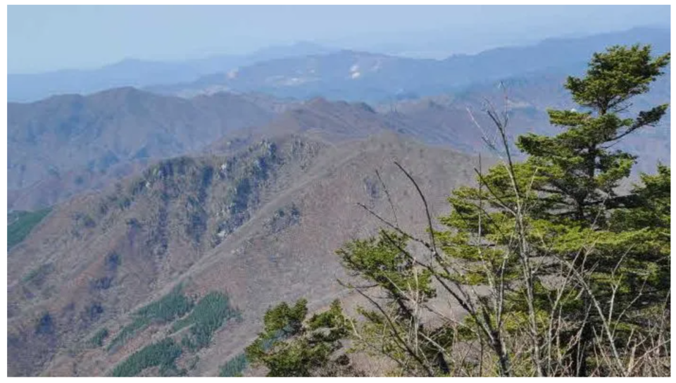 〆중봉에서 바라본 석룡산 주변(조성연)