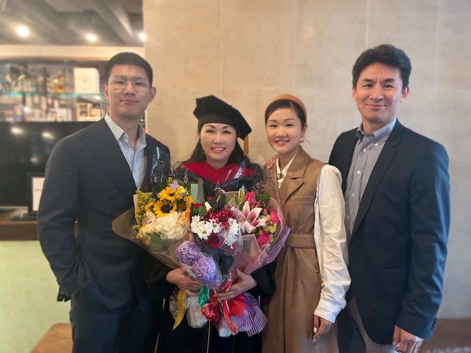 ▴김수경 목사 가족(Matthew, Esther, Elizabeth, Samuel)