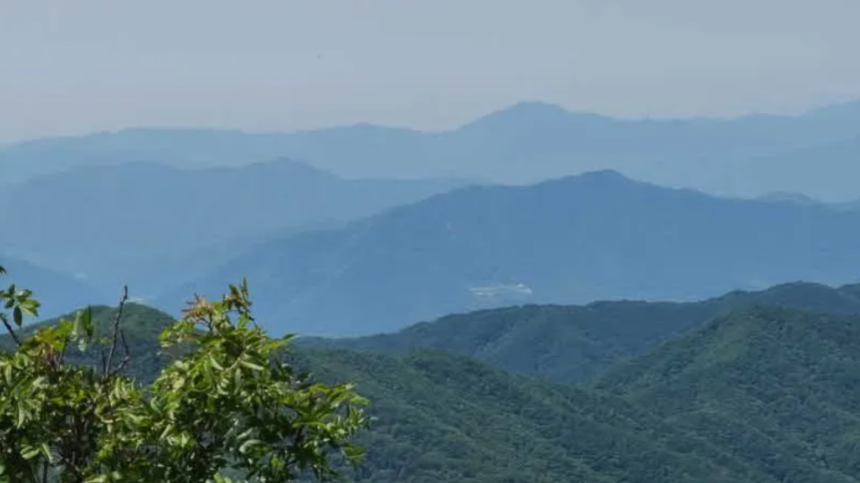 명지 제2봉에서 바라본 남쪽 전경 (사진 조성연)