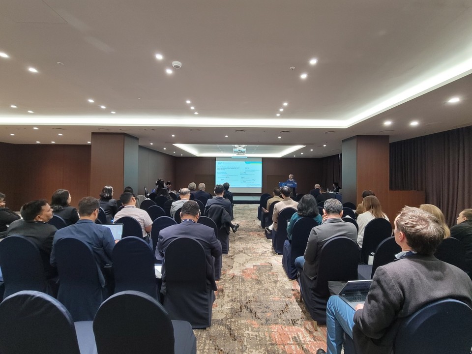 첫날 진행된 4개의 주제별 트랙에 참가한 관계자들 